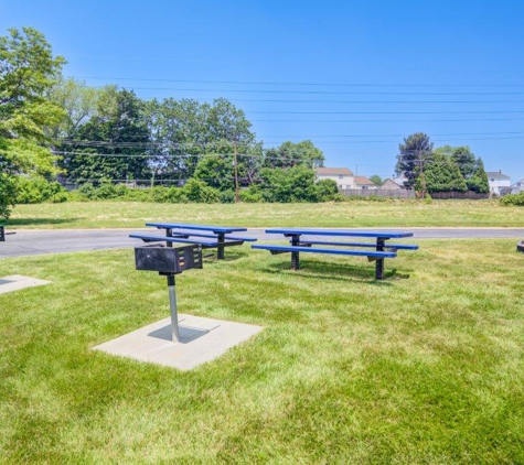 Woodacres Apartment Homes - Claymont, DE