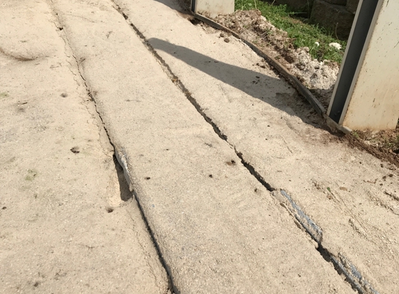 Clearwater Pool & Spa. The collapsed floor that caused the issue to begin with. You can see the pressure plate separating from the other because it wasn’t screwed