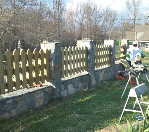 Apex Fence Builders - Youngsville, NC