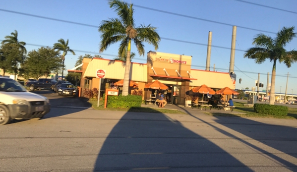 Dunkin' - Clewiston, FL