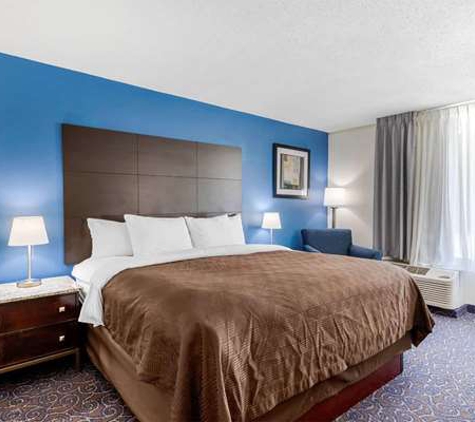 Days Inn and Suites by Wyndham Oxford - Oxford, NC