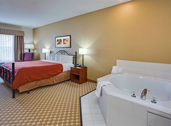 Country Inns & Suites - Crystal Lake, IL