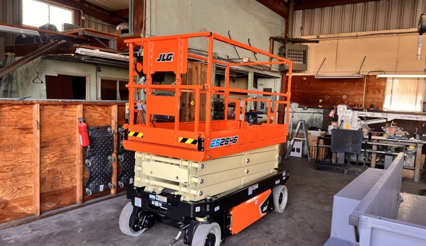 Watsons Equipment - Stockton, CA. JLG ES3246