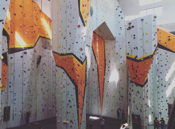 First Ascent Avondale - Chicago, IL