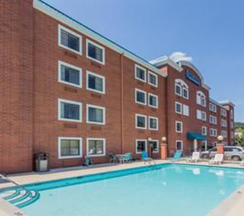 Baymont Inn & Suites - Brentwood, TN