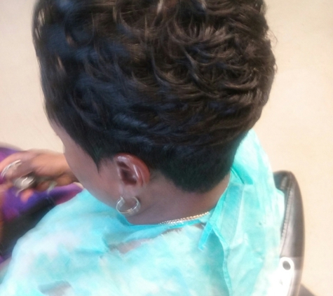 Nichelle Stylz - Jacksonville, FL. Short Styles