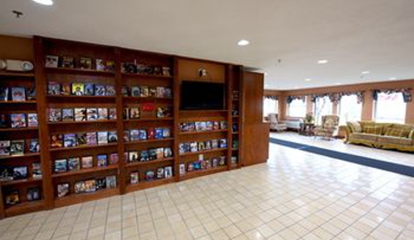 Crown Choice Inn & Suites - Mackinaw City, MI