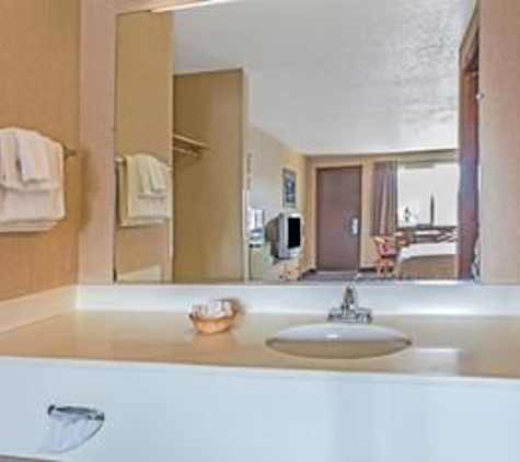 Travelodge by Wyndham Pioneer Villa - Halsey, OR