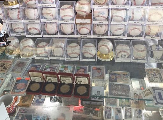 Sports Memorabilia Center - Independence, MO