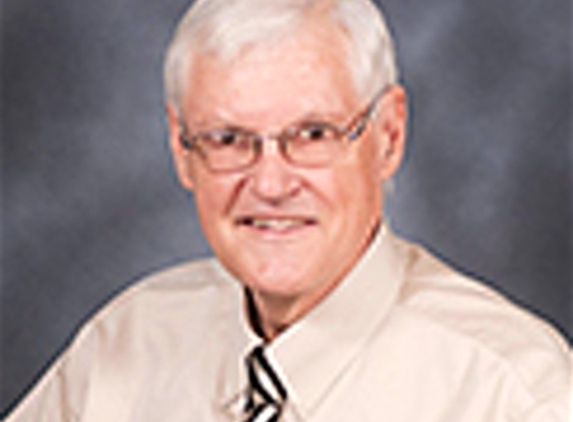 Dr. Douglas Hall, MD - Muskegon, MI