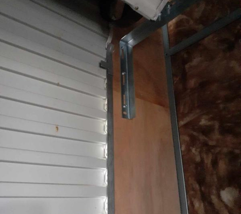 Locked Up Garage Doors - Goulburn, NSW. stingey