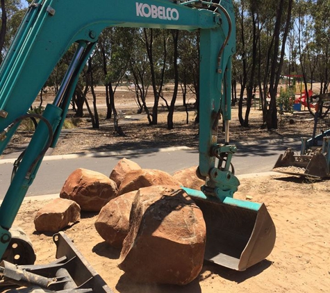 Blue Shovel Earthmoving - Strathfieldsaye, VIC