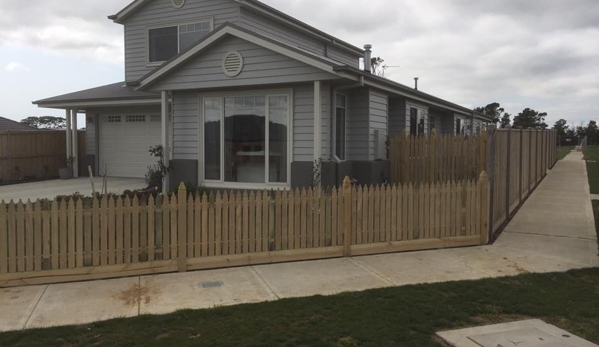 D & T Fencing Contractors - Traralgon, VIC