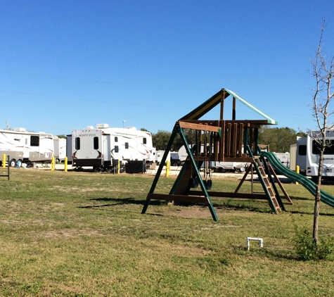 Lonesome Creek RV Resort - Kenedy, TX