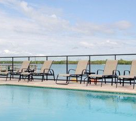 Hutchinson Island Plaza Hotel & Suites - Fort Pierce, FL