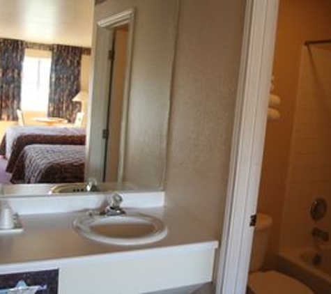 Lakeside Inn & Suites - Mathis, TX