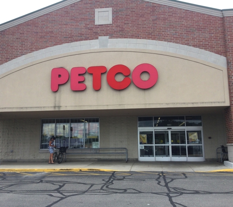 Petco - Lake Geneva, WI