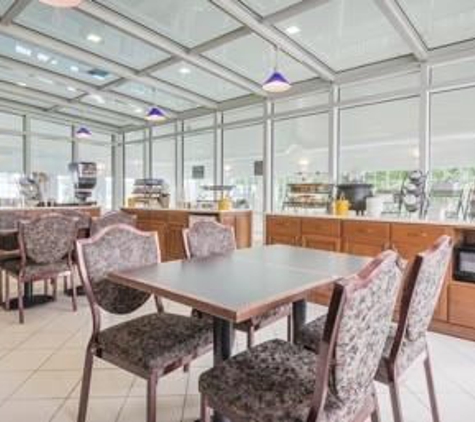 Baymont Inn & Suites - Washington, IN