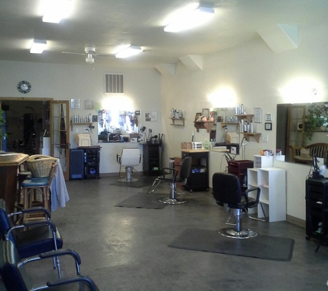 Main Stylin' Nook - Stanfield, OR