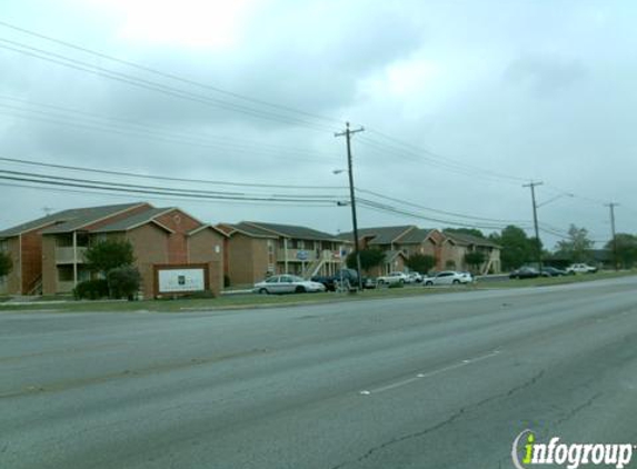 Deely Place Apartments - San Antonio, TX