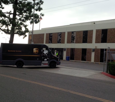 UPS Customer Center - Los Angeles, CA