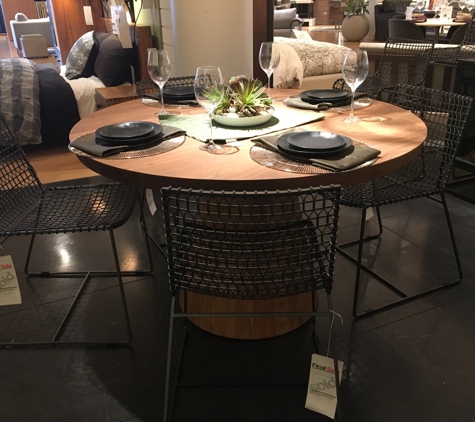 Crate & Barrel - Skokie, IL