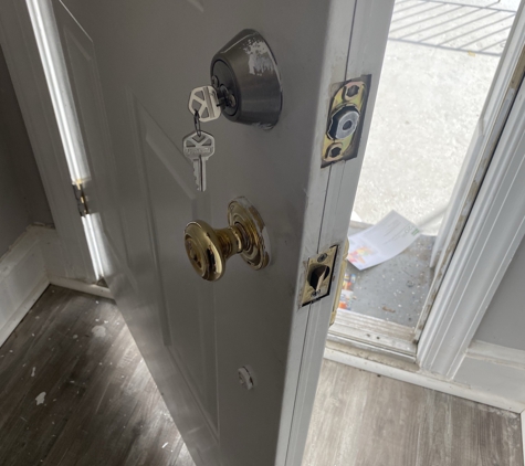 KeyMe Locksmiths - Houston, TX