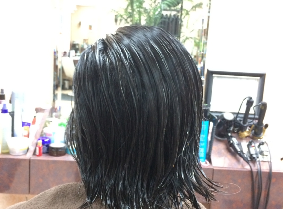 Lance Hair Stylist - San Marino, CA. When hair is wet, you can see how uneven it is