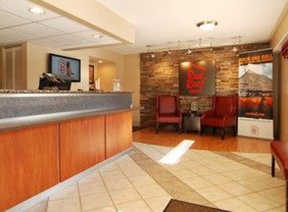 Red Roof Inn - Westlake, OH