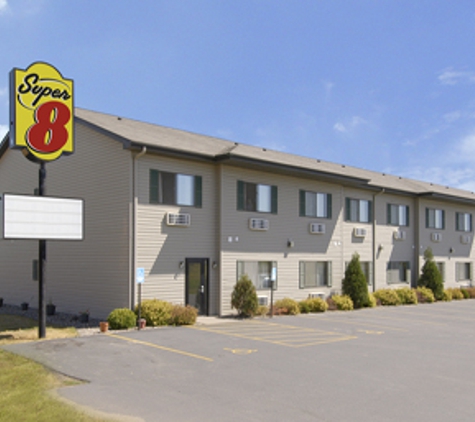 Super 8 - New Richmond, WI