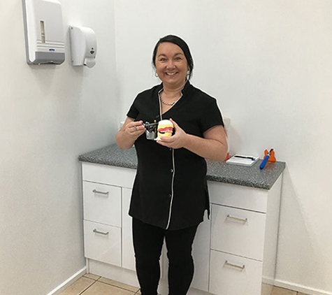 Shyne Dental & Denture Clinic - Bell Park, VIC