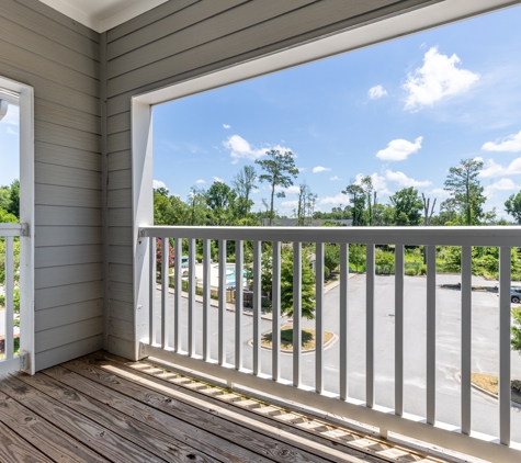 Creekside at Greenlawn Apartment Homes - Columbia, SC