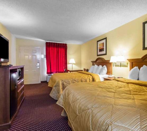 Quality Inn Fort Campbell - Oak Grove, KY