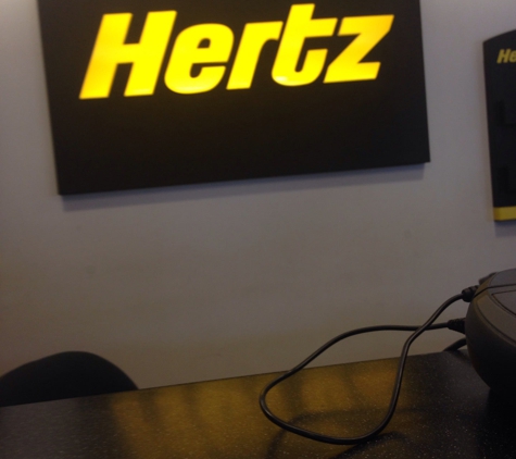 Hertz - Bakersfield, CA