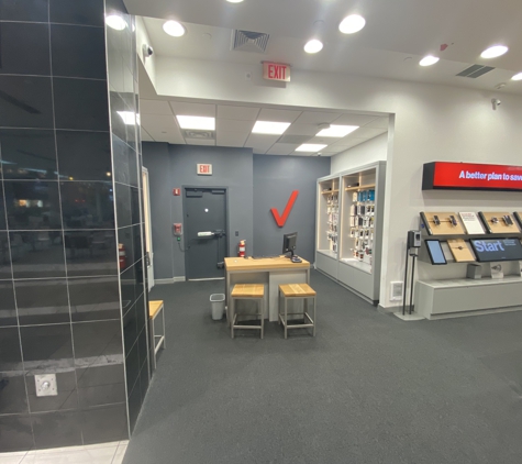 Verizon - Bay Shore, NY