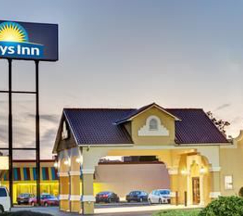Days Inn by Wyndham Louisville Airport Fair and Expo Center - Louisville, KY