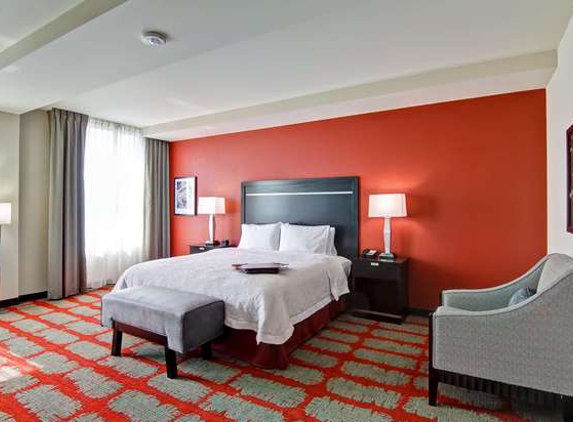 Hampton Inn & Suites Cincinnati-Downtown - Cincinnati, OH