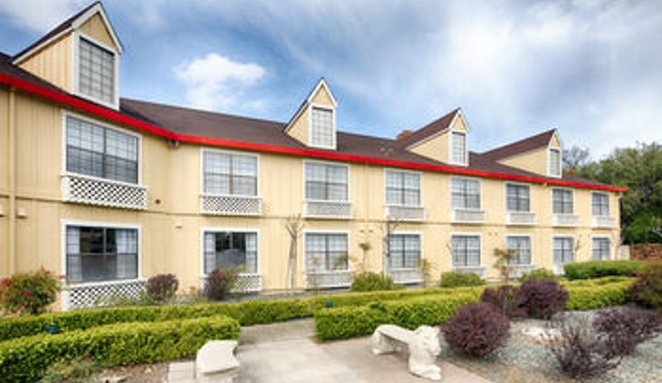 Red Lion Inn & Suites Auburn CA - Auburn, CA