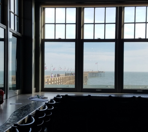 Eric Ericsson's Fish Co - Ventura, CA. Pier View