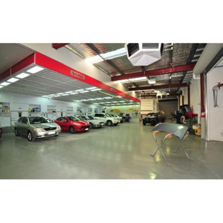 J & M Smash Repairs - Malaga, WA