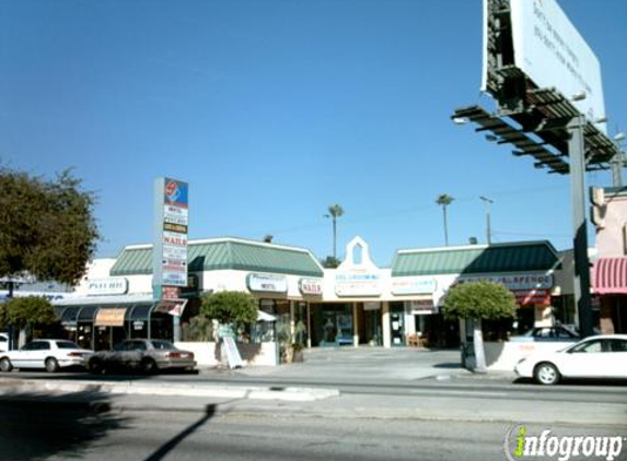 Barks & Bubbles Dog Grooming - Los Angeles, CA