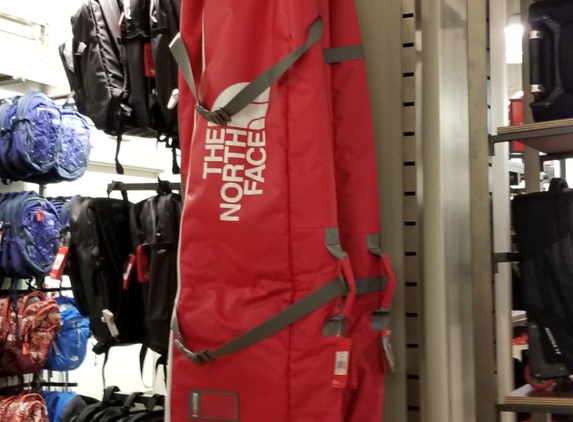 The North Face Outlet - Vacaville, CA