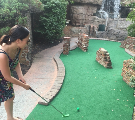 Settler's Mill Adventure Golf - Beach Haven, NJ