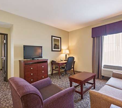 La Quinta Inn & Suites by Wyndham Fort Worth NE Mall - Hurst, TX