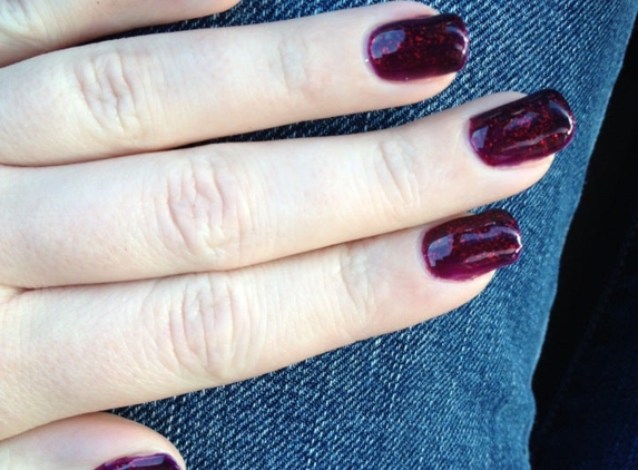 Royal Nails & Spa - Wausau, WI