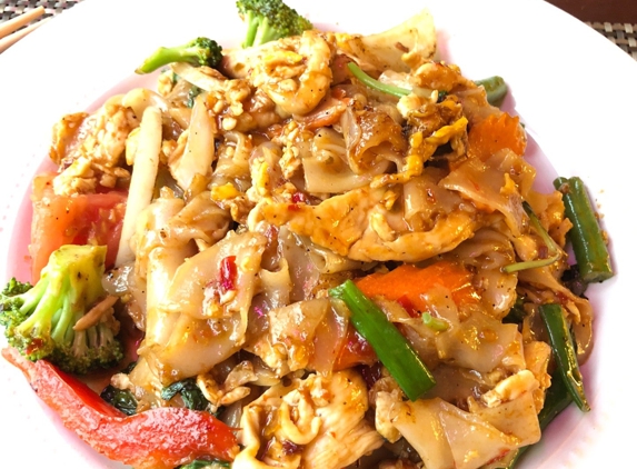 Pompton Thai Cuisine - Pompton Lakes, NJ