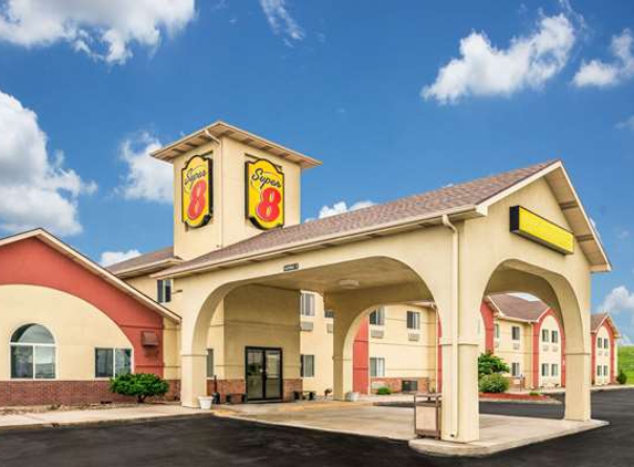 Super 8 by Wyndham Gretna - Gretna, NE