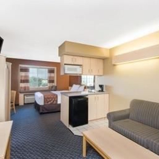 Microtel Inn & Suites by Wyndham Independence - Independence, KS