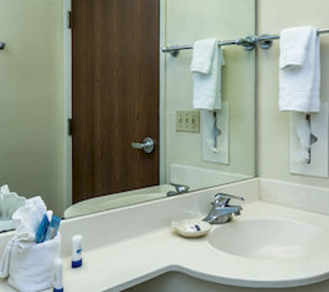 Microtel Inn & Suites by Wyndham Leesburg/Mt Dora - Leesburg, FL