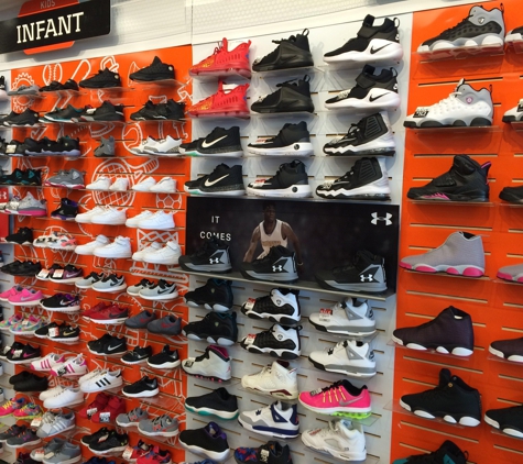 Hibbett Sports - New Roads, LA